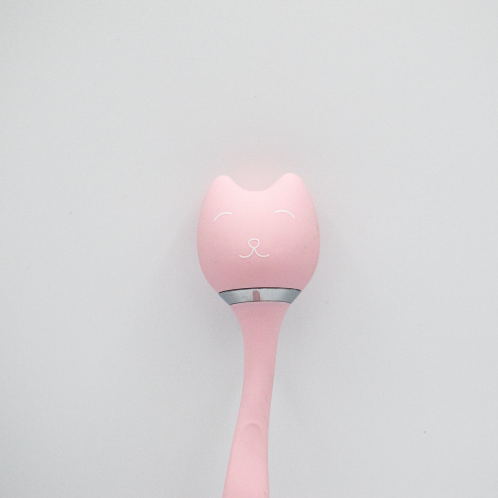 Purrs Like a Kitten Wand Vibrator