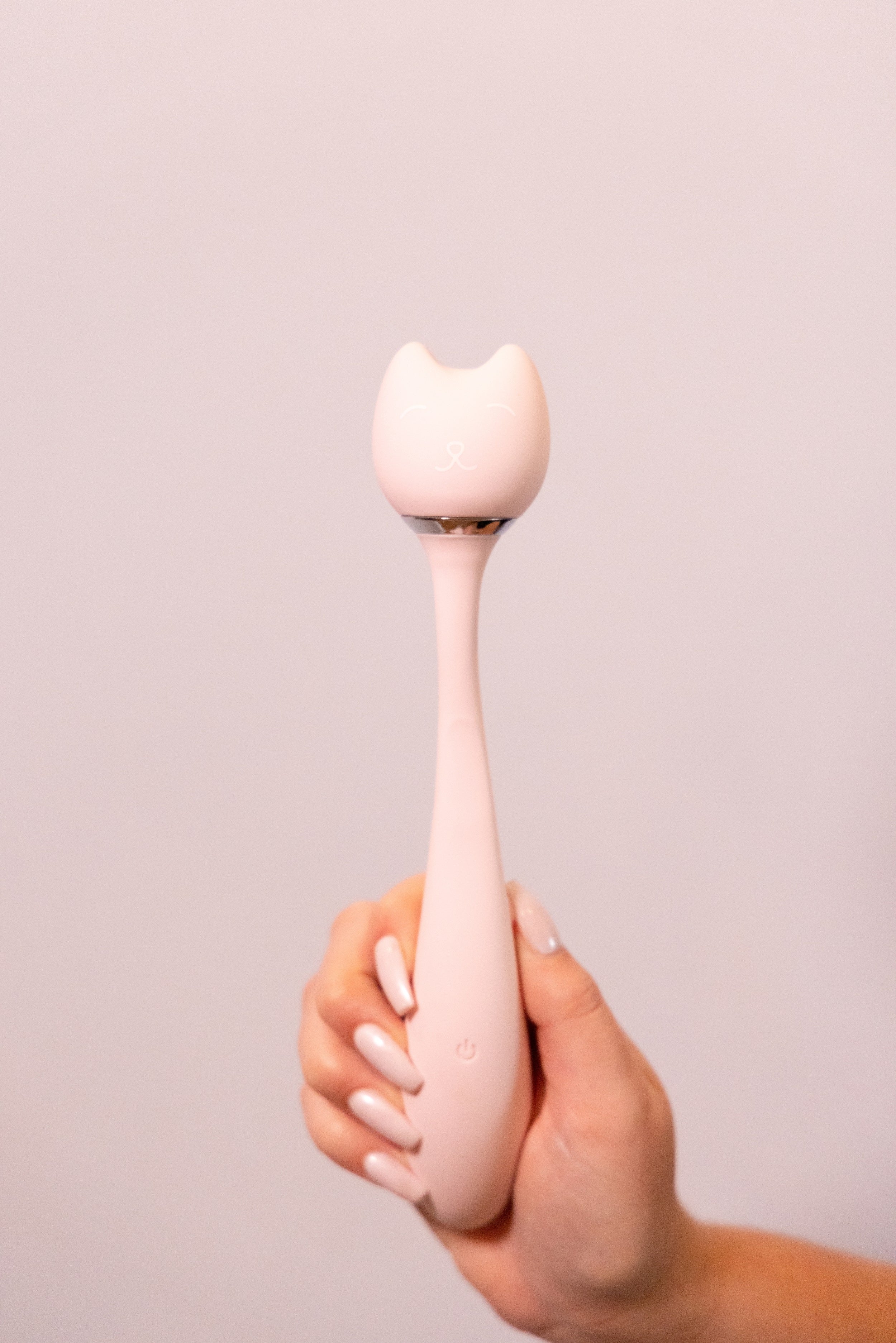 Purrs Like a Kitten Wand Vibrator