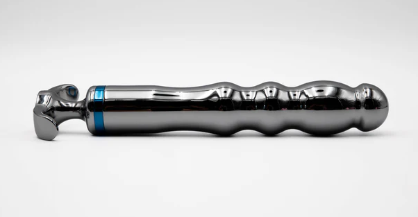 Hidden Treasure – Luxe Ribbed Metal Vibrator